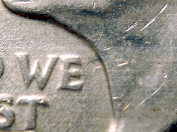 1971-D-Ike-Dollar-Talon-Head,-Upside-Down-U,-Jawline-Die-Clash